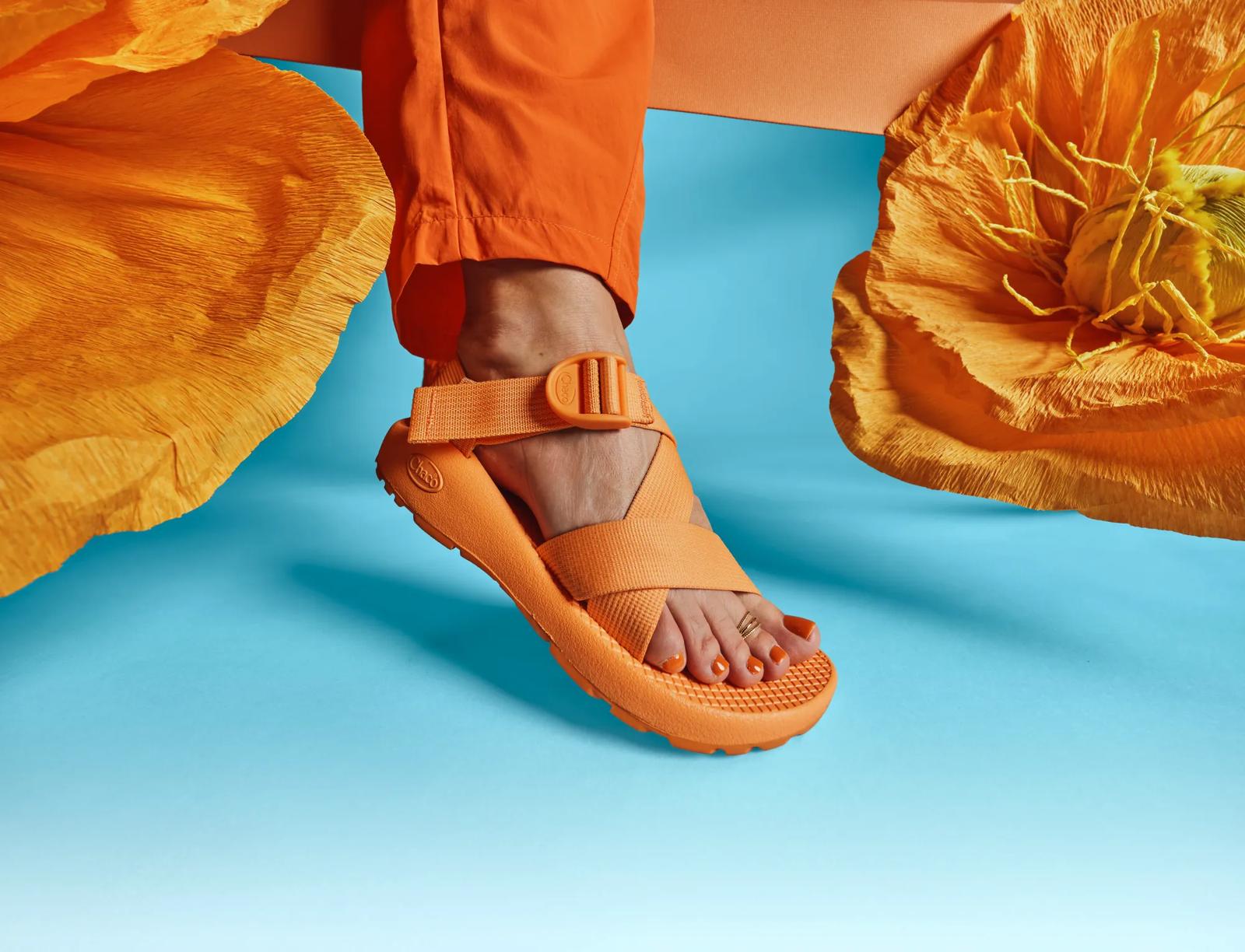 Women's Mega Z/1 Wide-Strap Classic Sandal - Monochrome - Mango Tango
